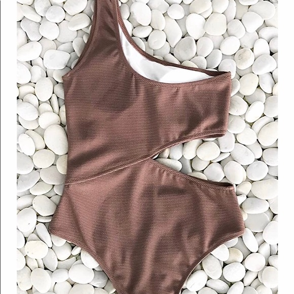 Cupshe Swim one piece - Picture 2 of 5